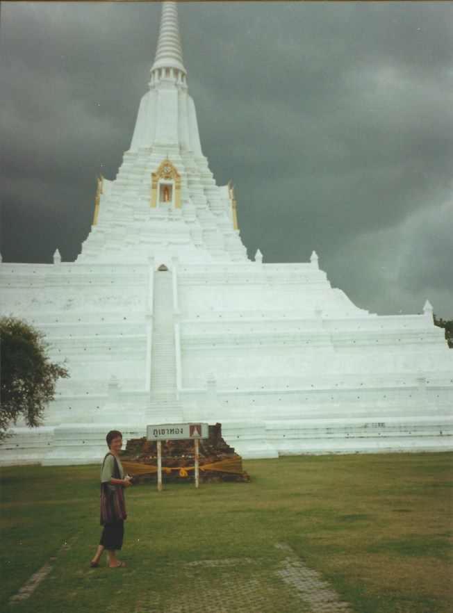 Wat Phukhao Thong