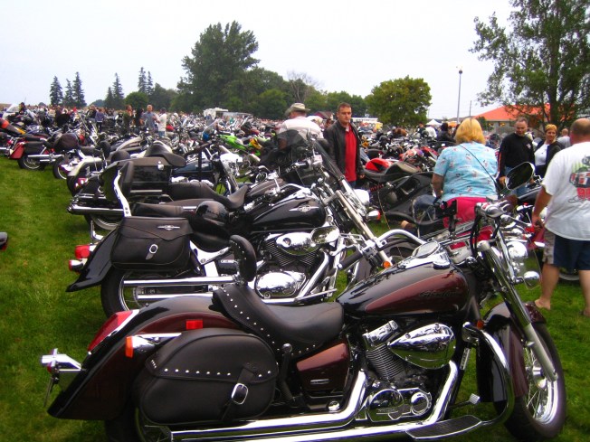 8sea-of-bikes